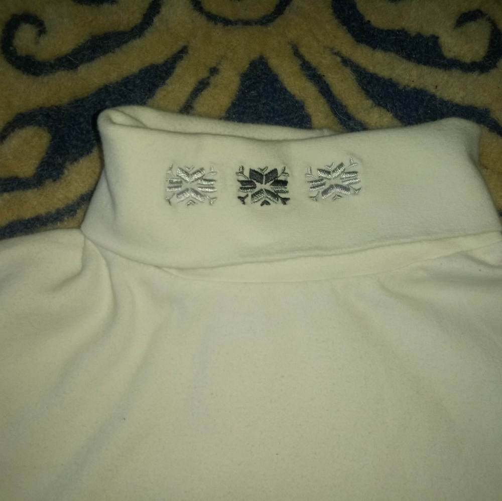 Turtle neck - Picture 2 of 4